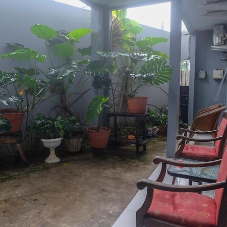 Hotel Reddoorz At Lapangan Bandara Sam Ratulangi Manado Exteriér fotografie