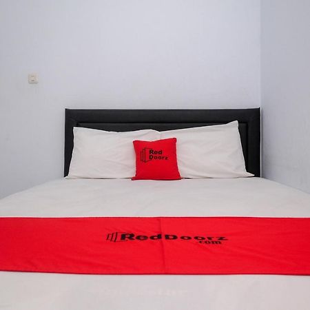 Hotel Reddoorz At Lapangan Bandara Sam Ratulangi Manado Exteriér fotografie