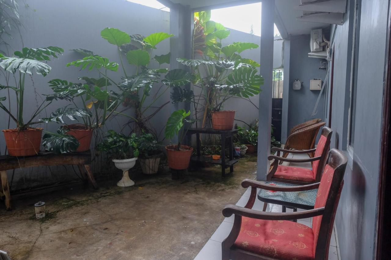 Hotel Reddoorz At Lapangan Bandara Sam Ratulangi Manado Exteriér fotografie