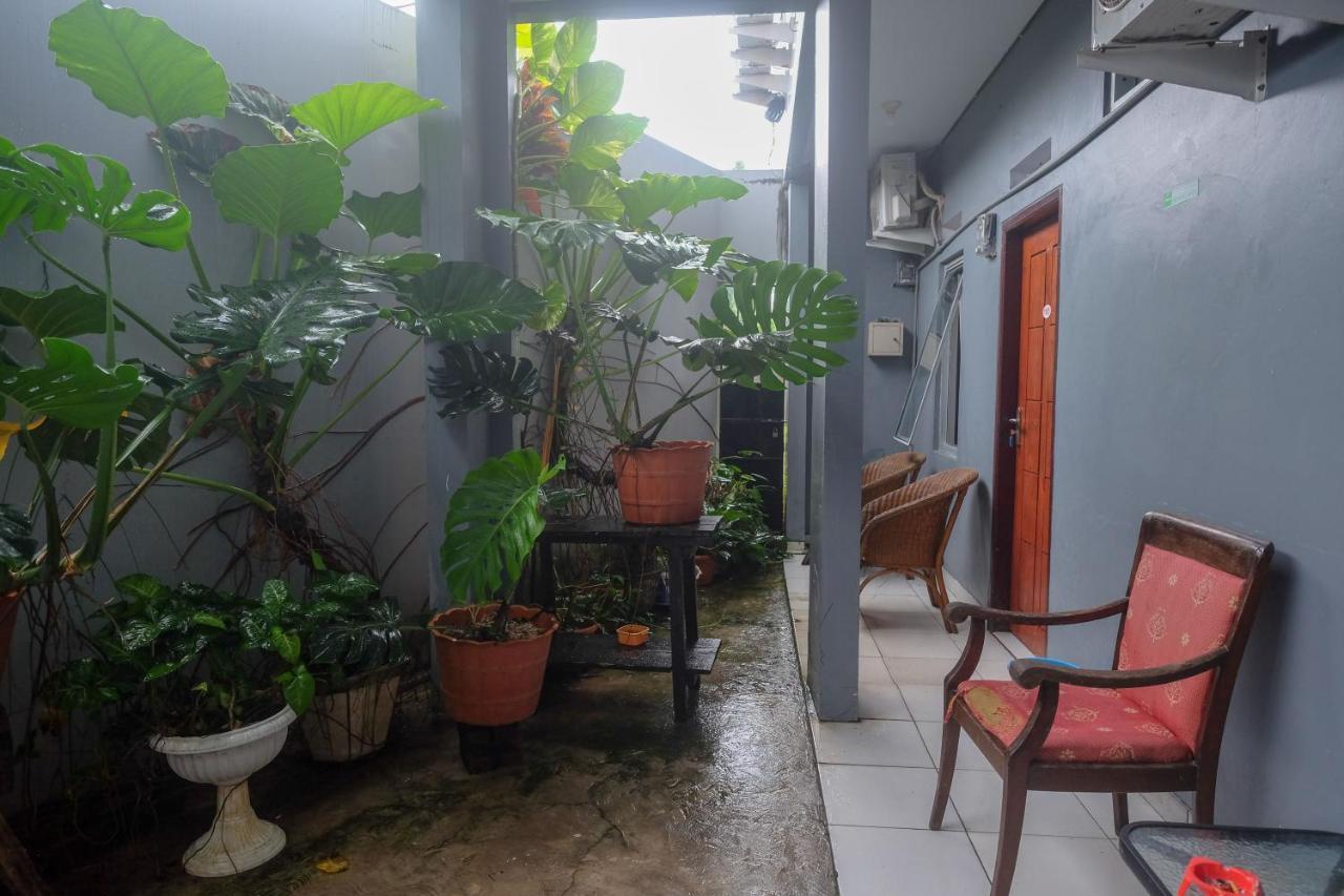 Hotel Reddoorz At Lapangan Bandara Sam Ratulangi Manado Exteriér fotografie