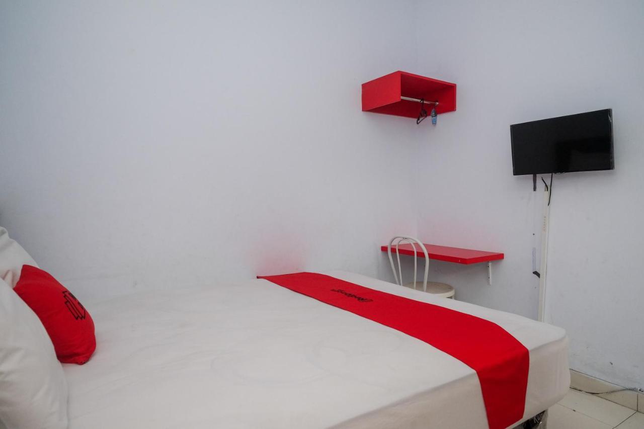 Hotel Reddoorz At Lapangan Bandara Sam Ratulangi Manado Exteriér fotografie