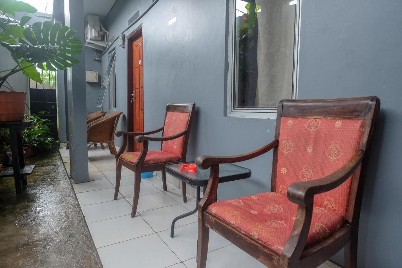 Hotel Reddoorz At Lapangan Bandara Sam Ratulangi Manado Exteriér fotografie