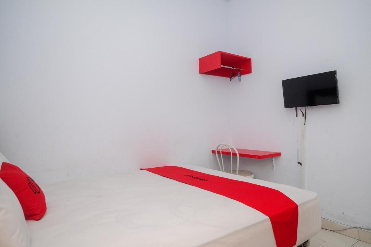 Hotel Reddoorz At Lapangan Bandara Sam Ratulangi Manado Exteriér fotografie